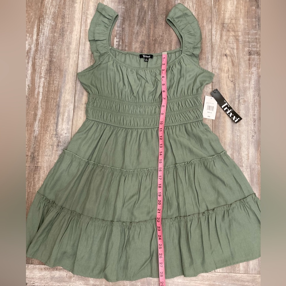 NWT Beautiful fit and flare dress size XL - Picture 7 of 8